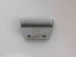 Clipper blade attachment 4W on white background.