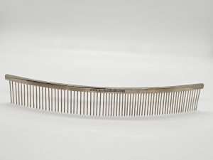 Metal grooming comb for pets or barbers
